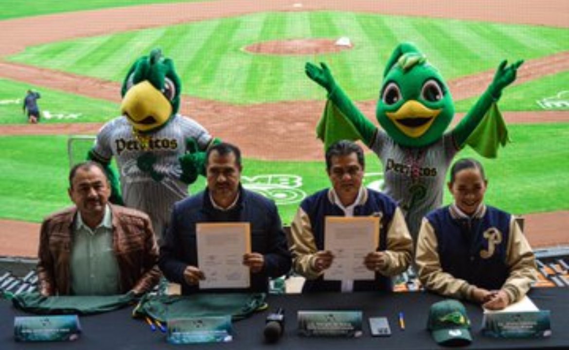 Pericos de Puebla y SNTE Sección 23 firman convenio para promover el béisbol entre docentes